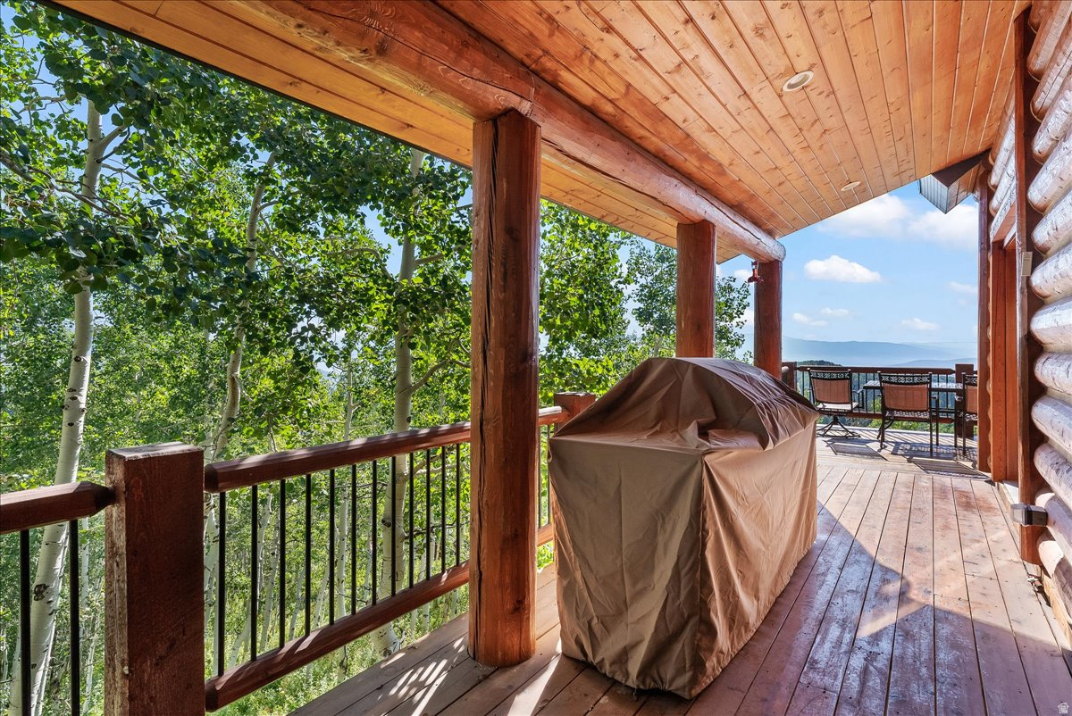 PINE MEADOW RANCH - Residential