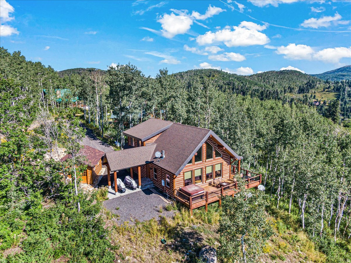 PINE MEADOW RANCH - Residential