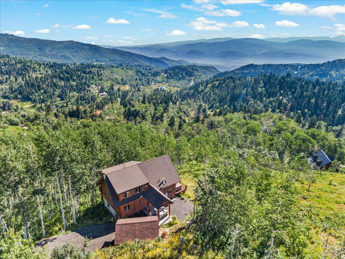 PINE MEADOW RANCH - Residential
