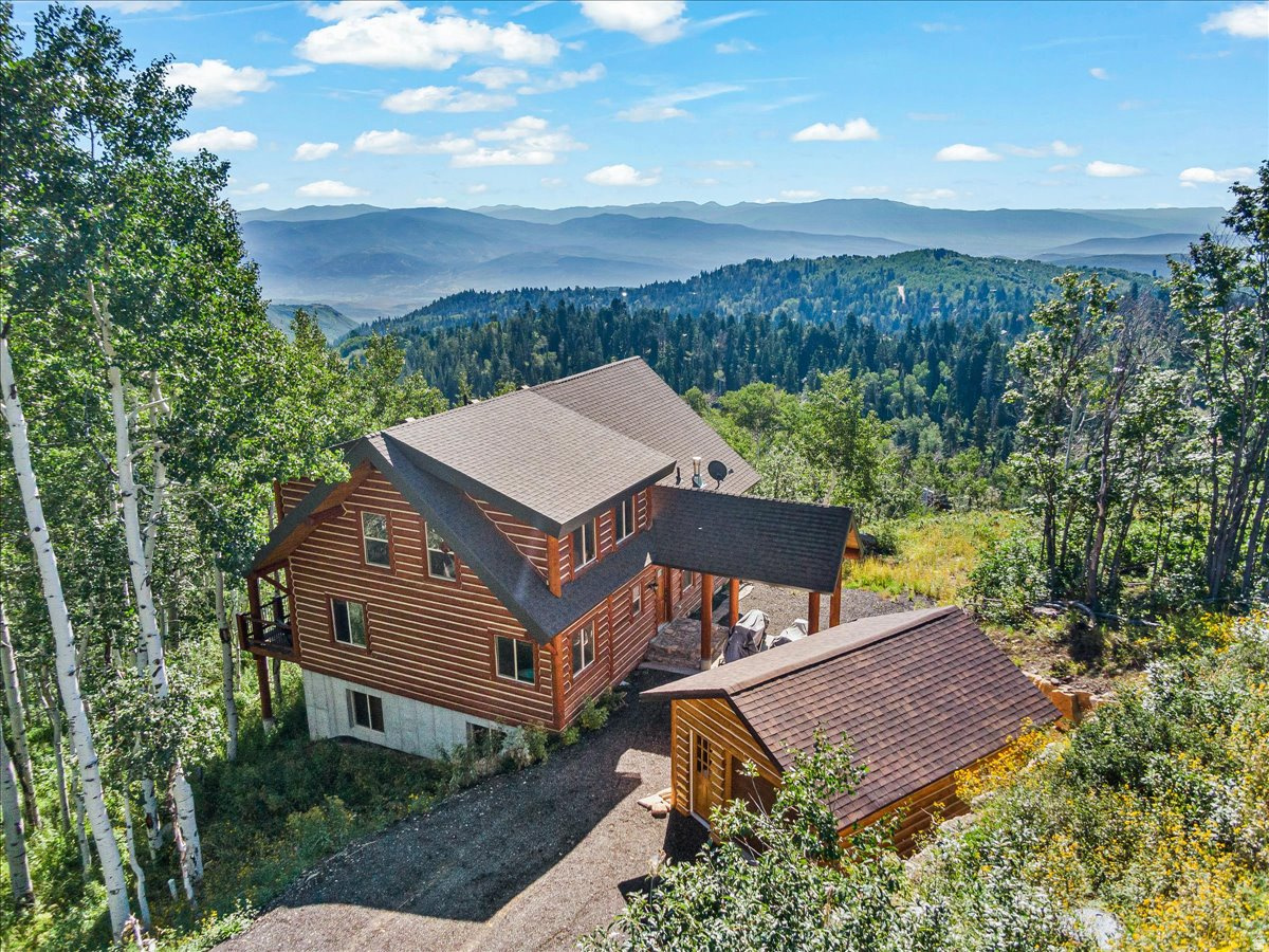 PINE MEADOW RANCH - Residential
