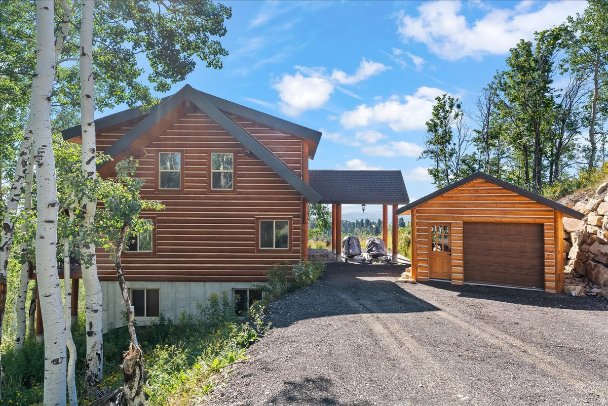 PINE MEADOW RANCH - Residential