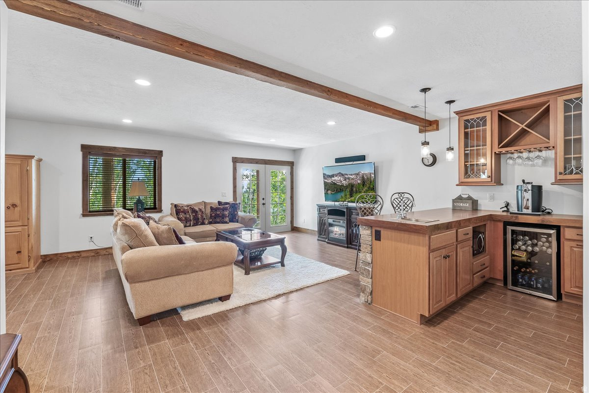 PINE MEADOW RANCH - Residential