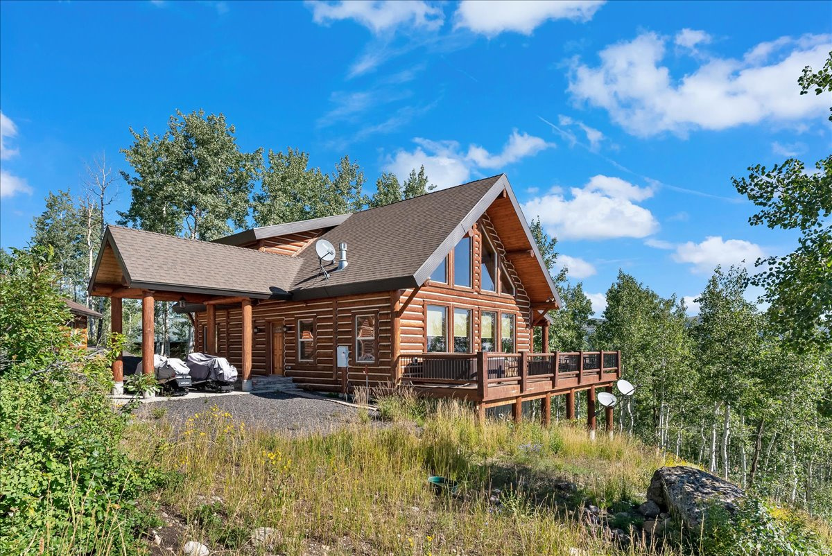 PINE MEADOW RANCH - Residential