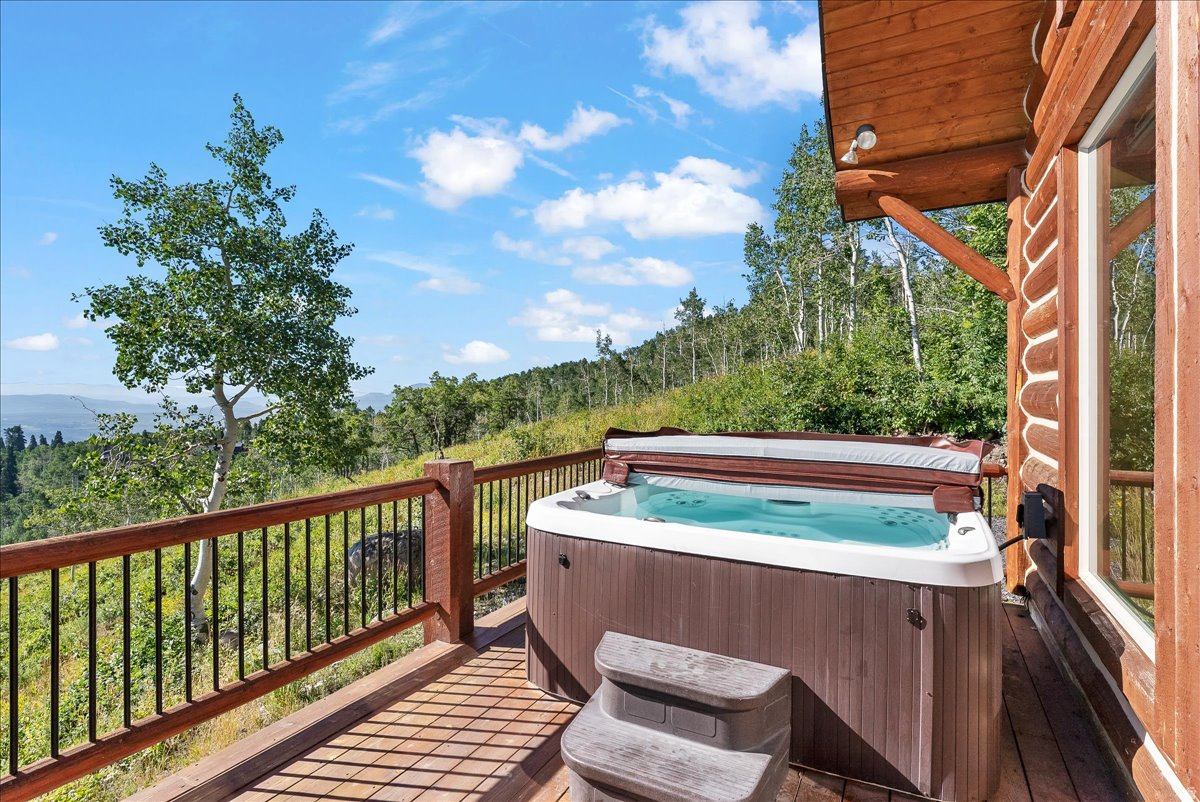PINE MEADOW RANCH - Residential