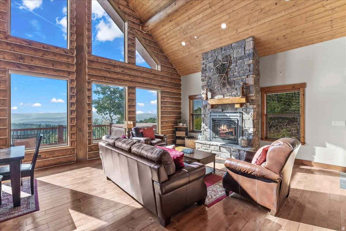 PINE MEADOW RANCH - Residential