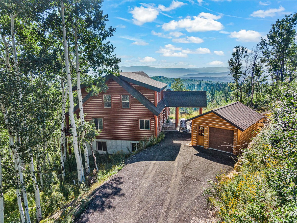 PINE MEADOW RANCH - Residential