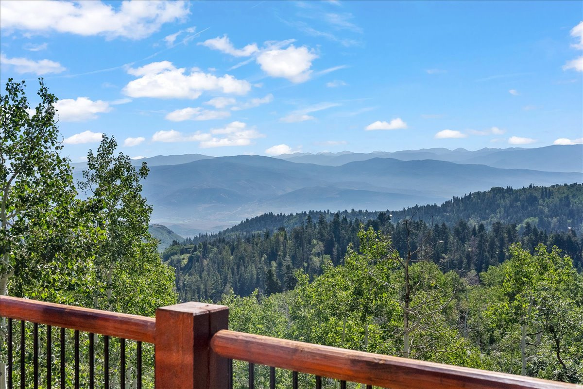PINE MEADOW RANCH - Residential