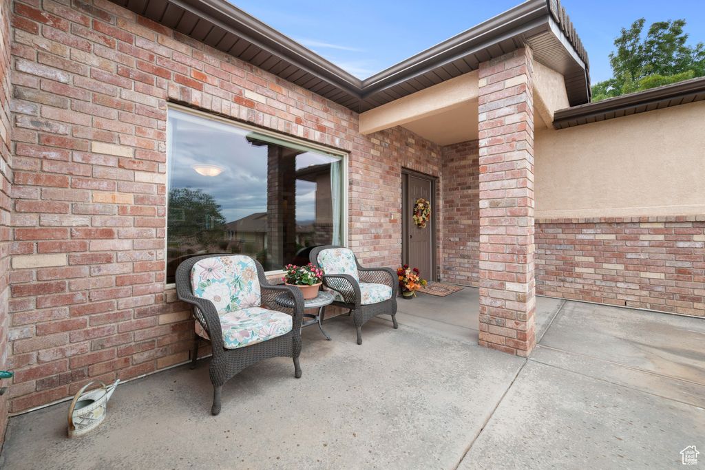 Photo of 697 W WINDSOR DR, Saint George, UT 84770 (MLS # 2119439)