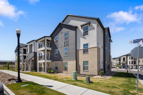 Condo For Sale - 4683 W Sylvie Ct #302<br/> Riverton, UT 84096