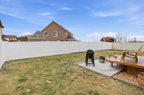 Tiny photo for 696 N DEVONSHIRE DR, Saratoga Springs, UT 84045 (MLS # 2141760)