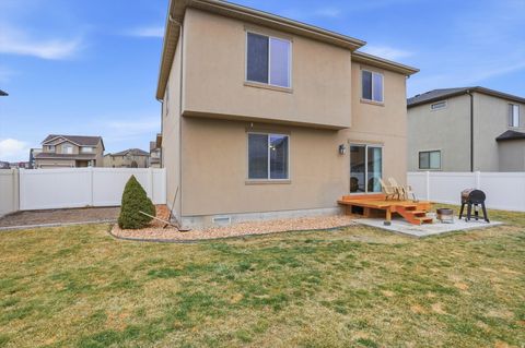 Tiny photo for 696 N DEVONSHIRE DR, Saratoga Springs, UT 84045 (MLS # 2141760)