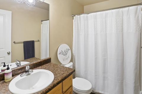 Tiny photo for 696 N DEVONSHIRE DR, Saratoga Springs, UT 84045 (MLS # 2141760)