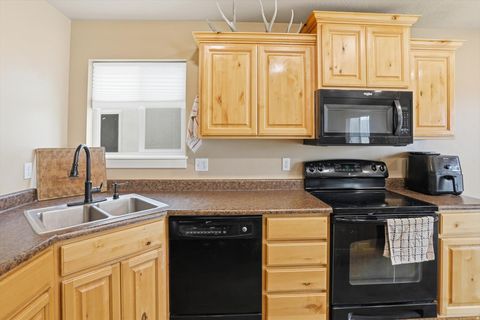 Tiny photo for 696 N DEVONSHIRE DR, Saratoga Springs, UT 84045 (MLS # 2141760)
