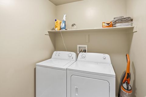 Tiny photo for 696 N DEVONSHIRE DR, Saratoga Springs, UT 84045 (MLS # 2141760)