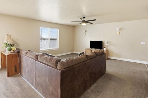 Tiny photo for 696 N DEVONSHIRE DR, Saratoga Springs, UT 84045 (MLS # 2141760)