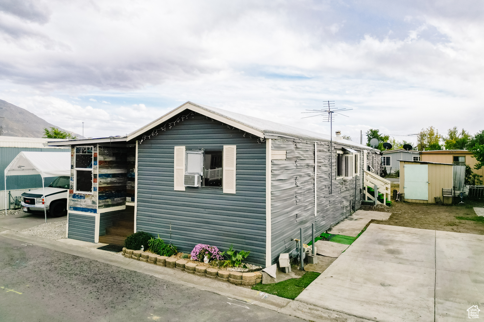 LAMPLIGHTER ESTATES - Residential