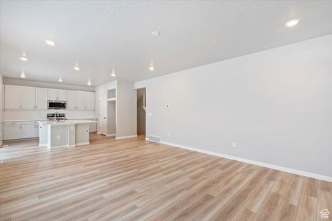 Tiny photo for 57 E BROADWAY DR #1036, Saratoga Springs, UT 84045 (MLS # 2115658)