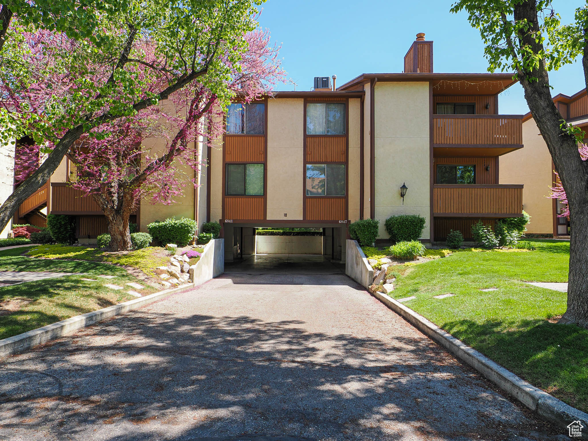 6847 S Countrywoods Cir #E18, Midvale, Utah image 1