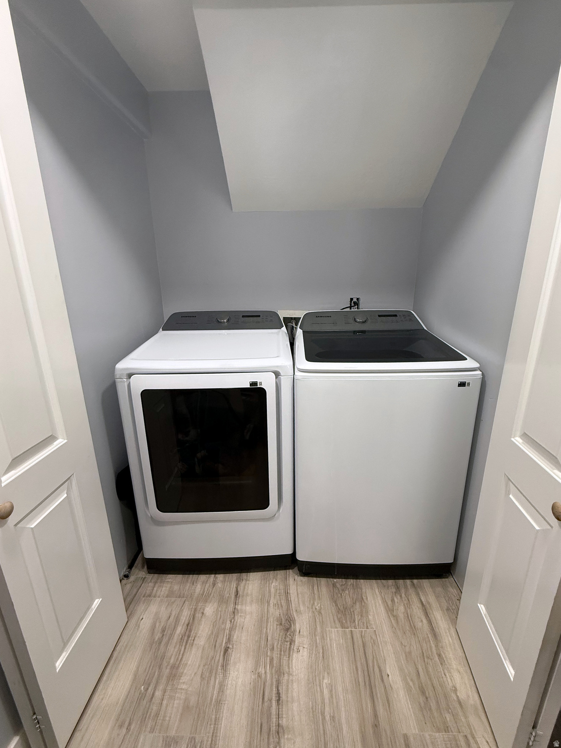 OAKS AT JORDAN HILLS - Residential