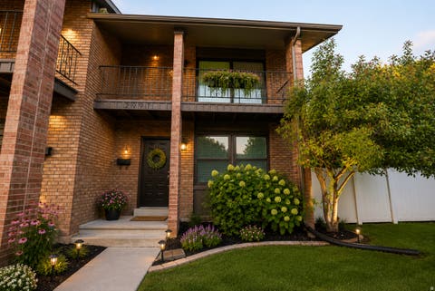 Townhouse For Sale - 2991 S Connor St<br/> Salt Lake City, UT 84109