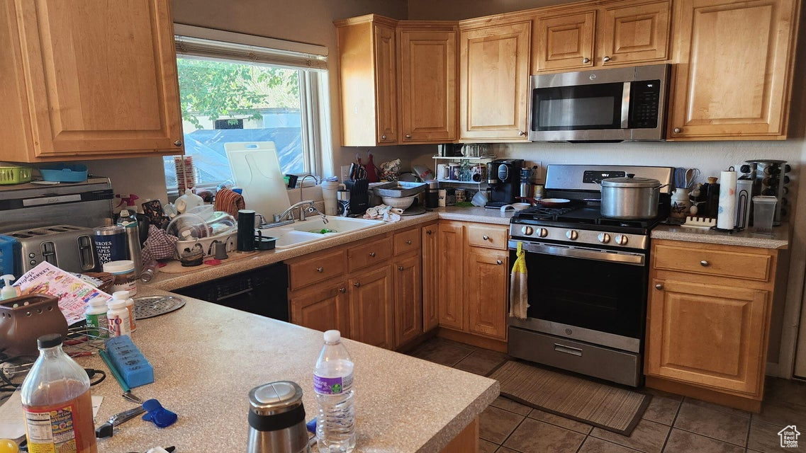 RACING RANCH MOBILE HOME EST 2 - Residential