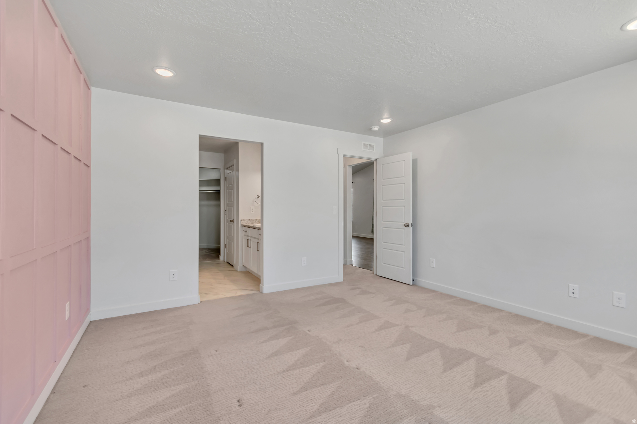 OVERLAND - Residential