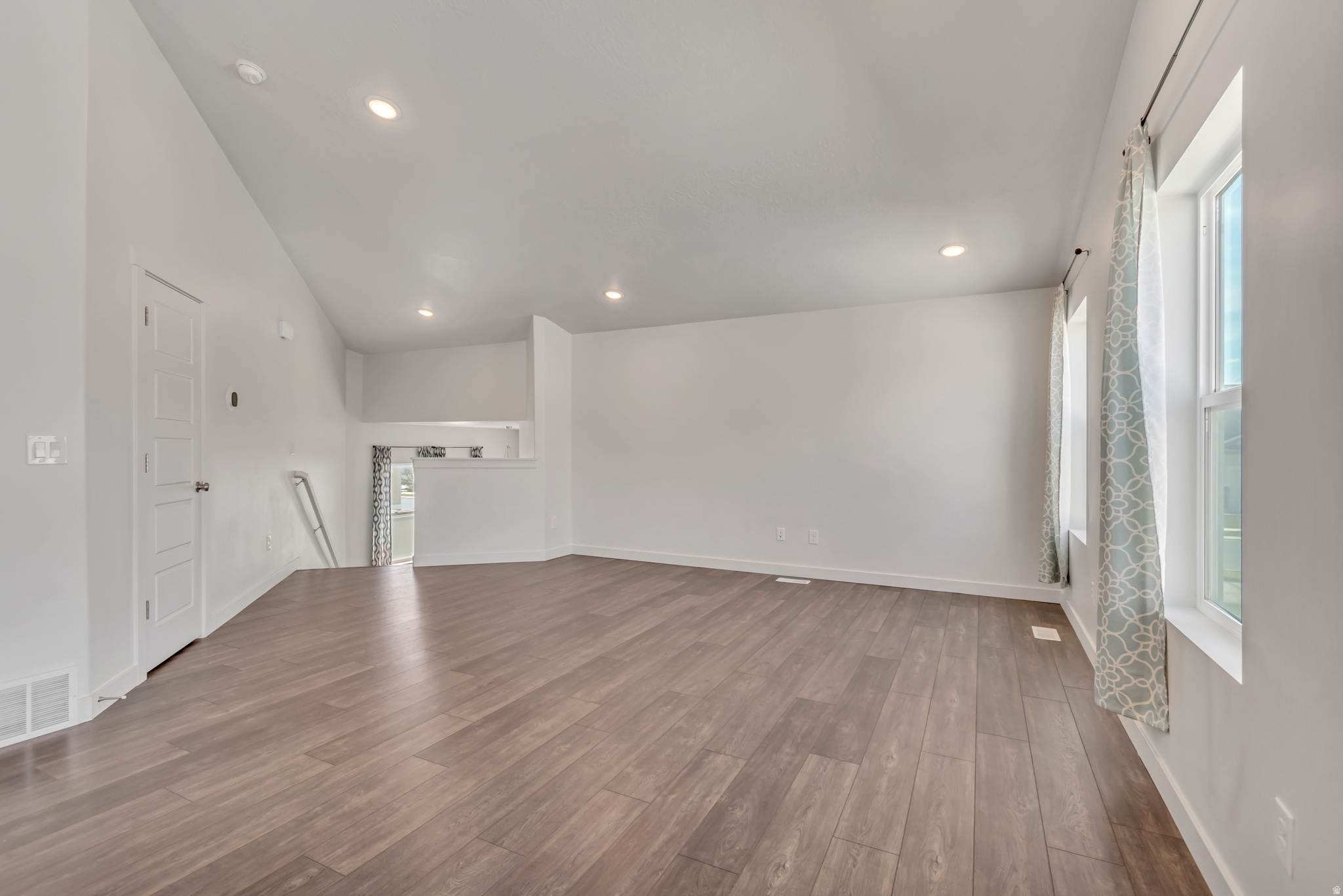 OVERLAND - Residential