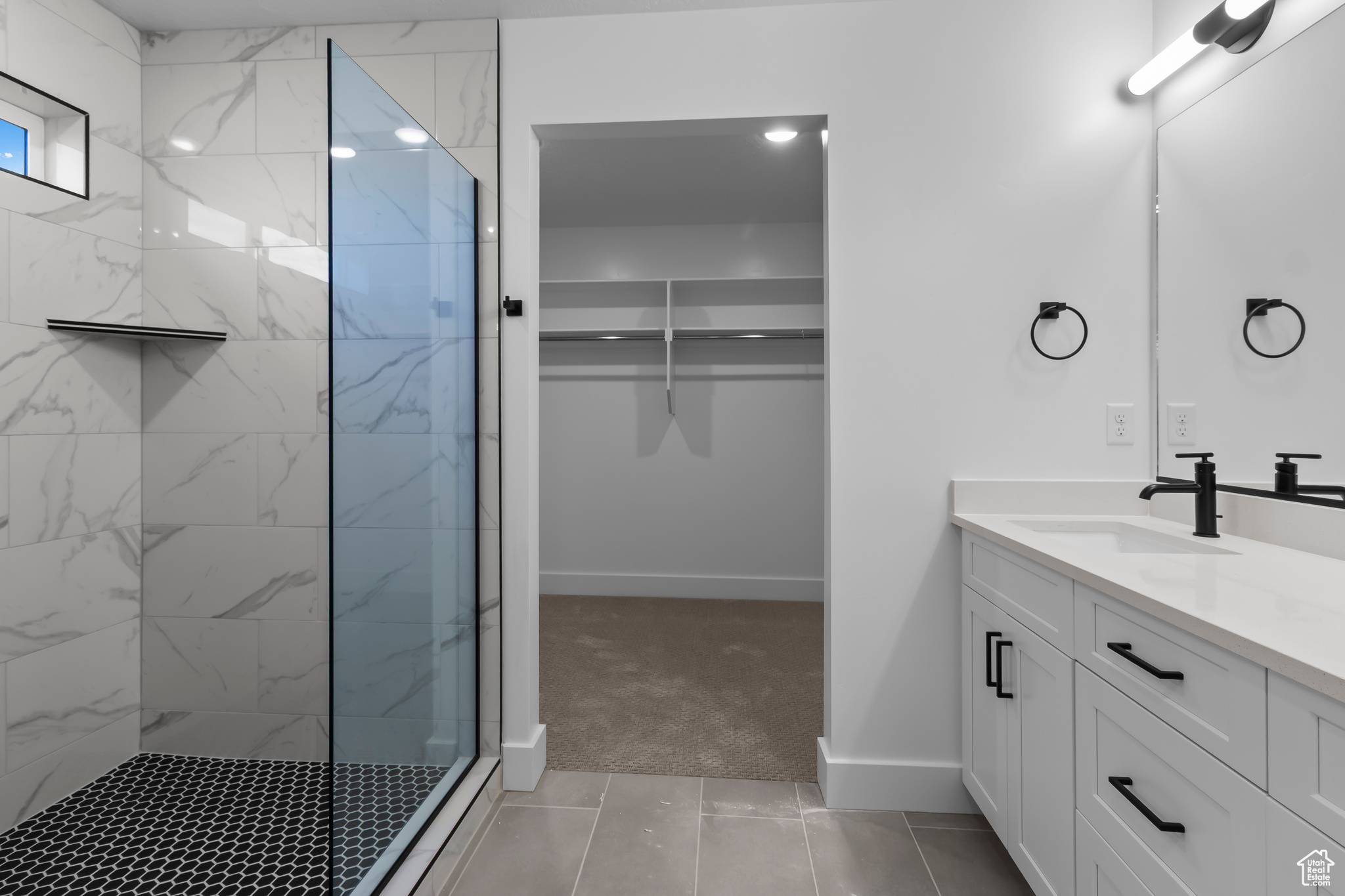 ENVISION ESTATES - Residential