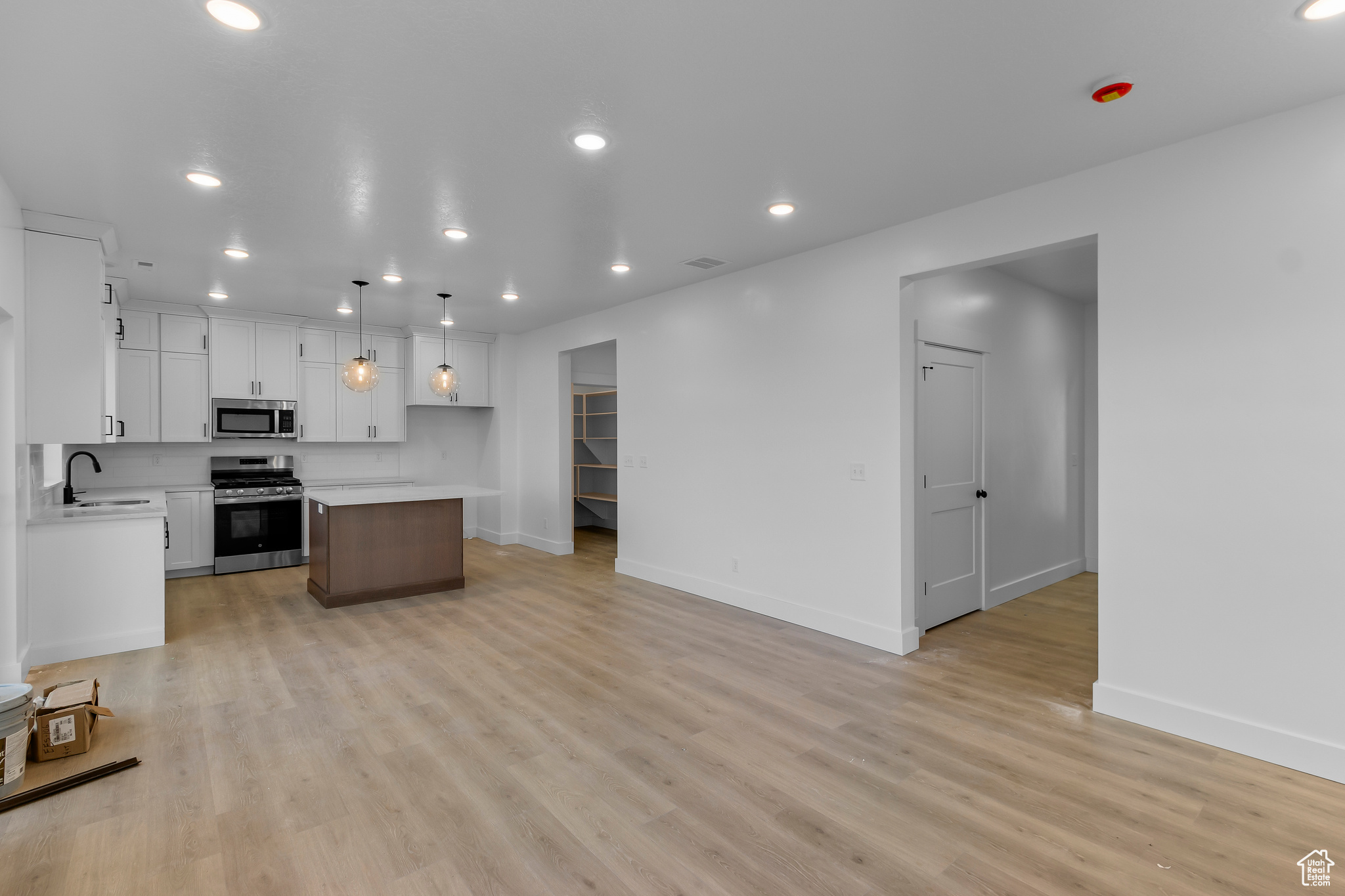 ENVISION ESTATES - Residential