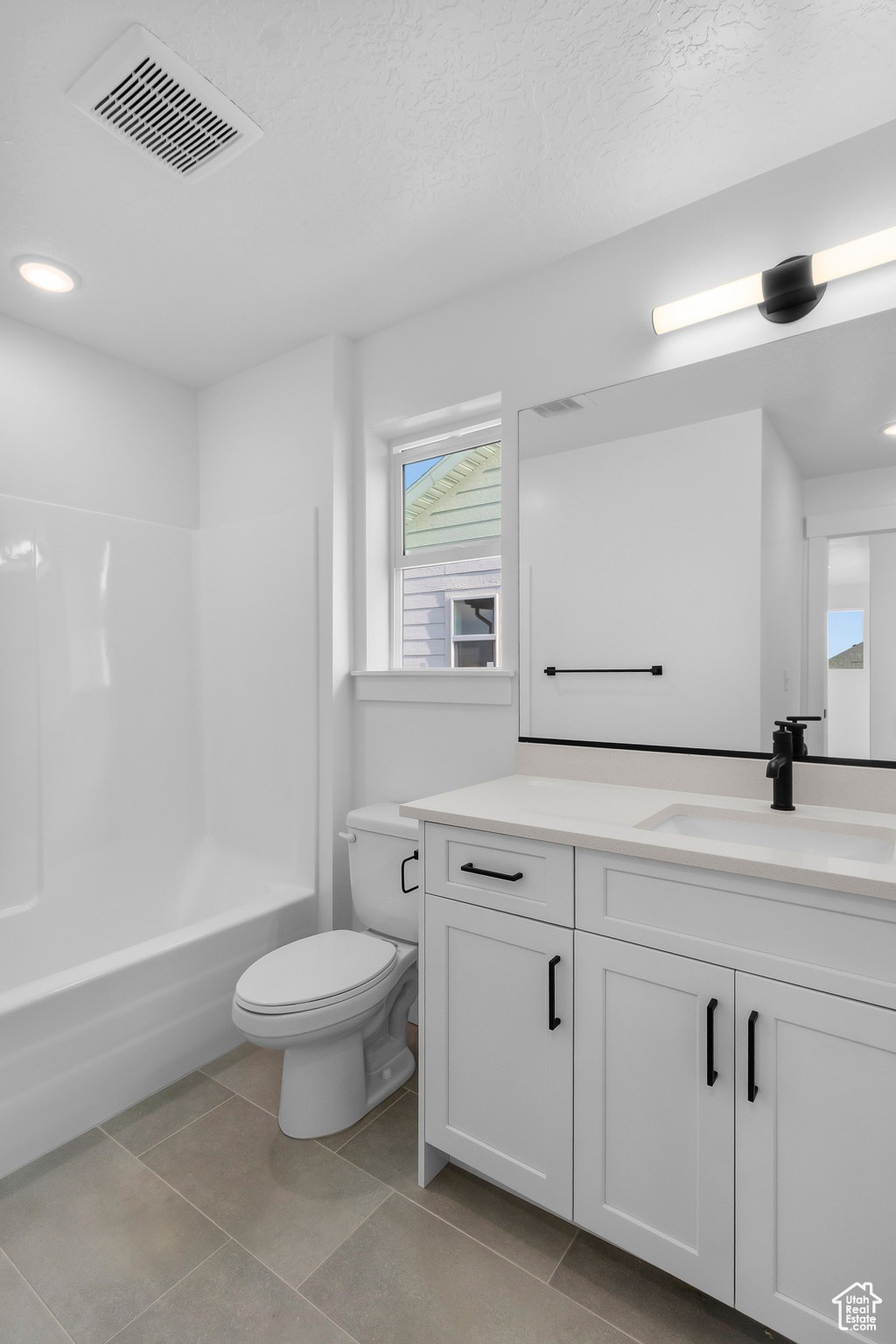 ENVISION ESTATES - Residential