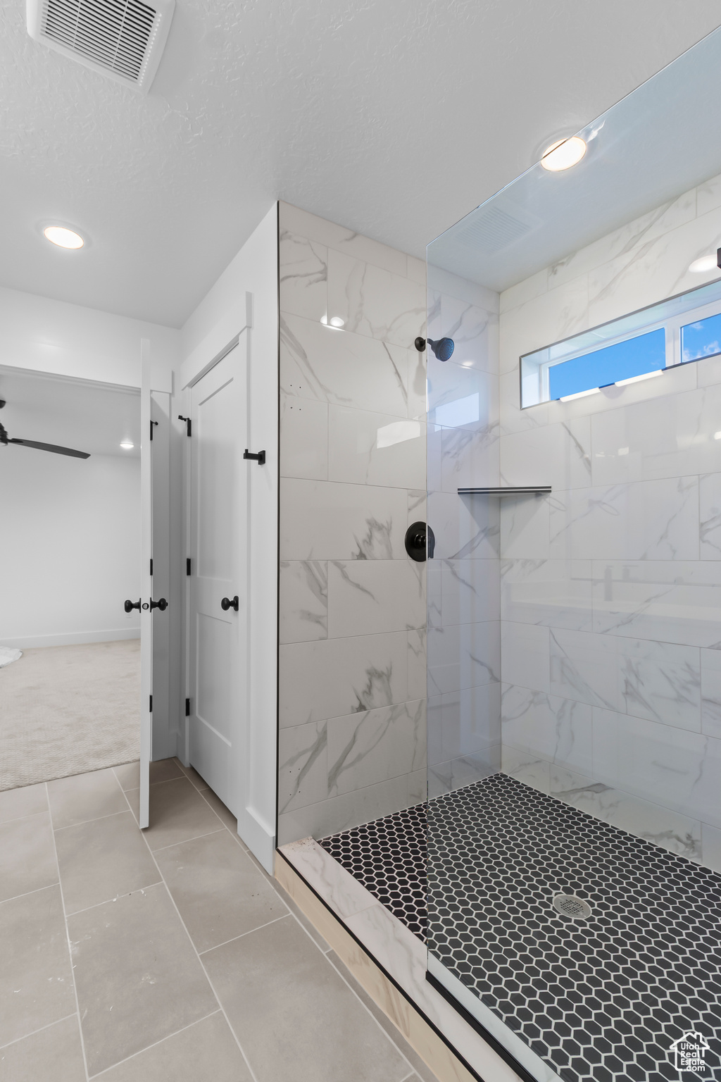 ENVISION ESTATES - Residential