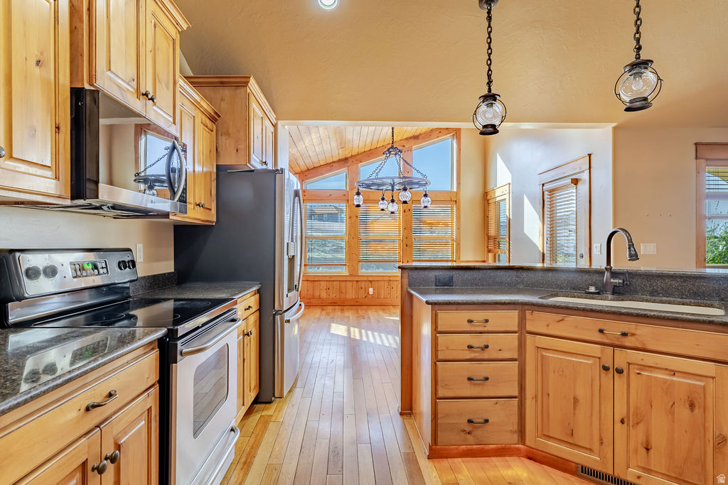 GREYSTONE ESTATES - Residential