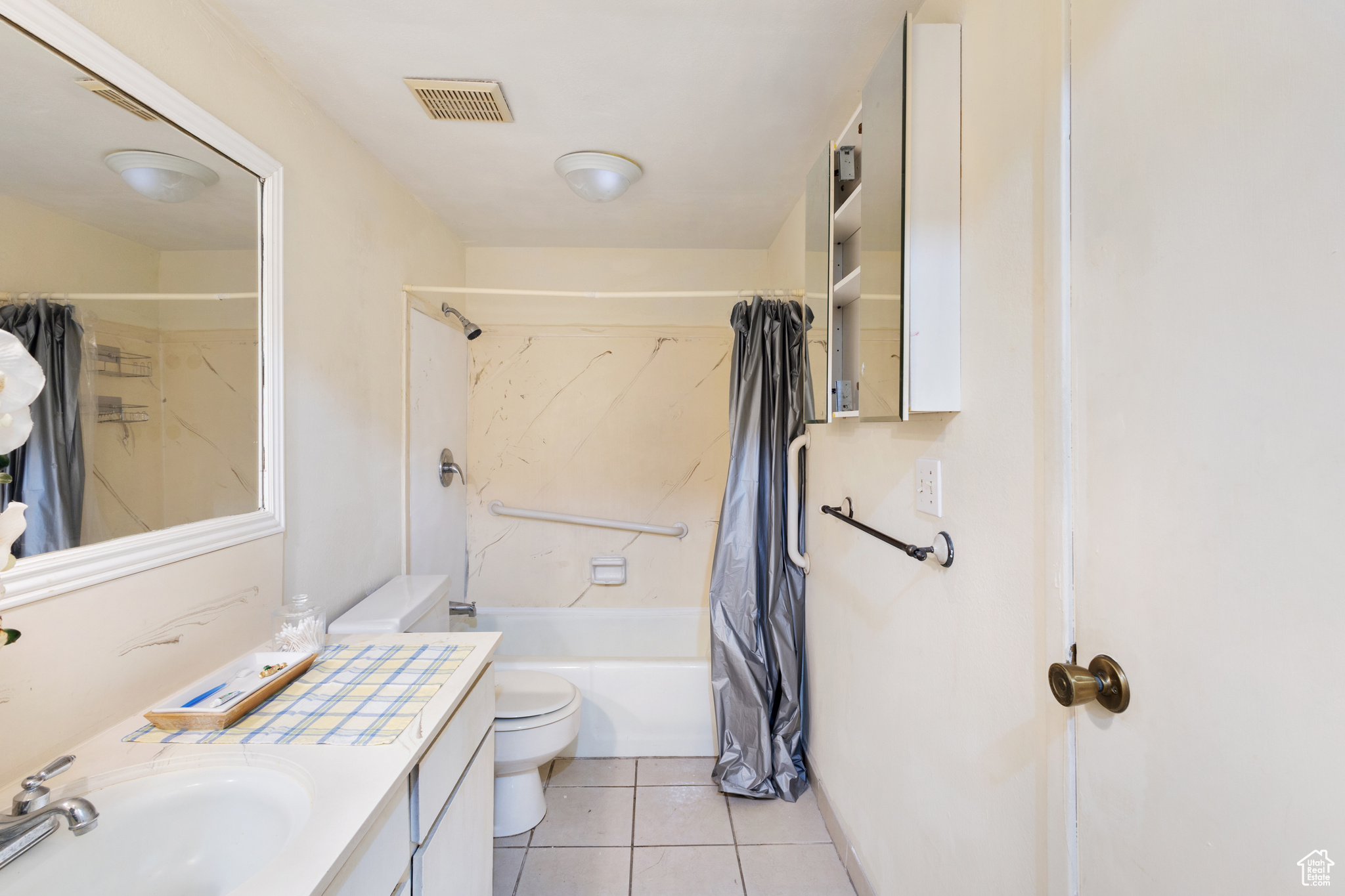 CEDAR POINTE CONDO - Residential