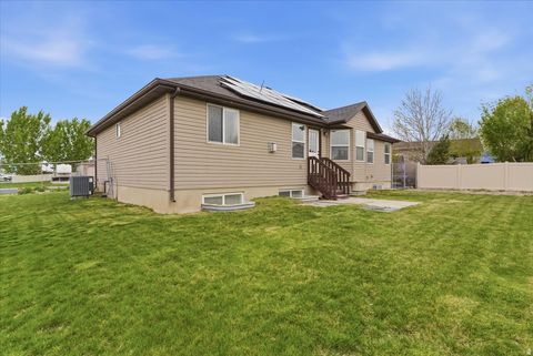 Tiny photo for 4521 W 5625 S, Hooper, UT 84315 (MLS # 2151138)