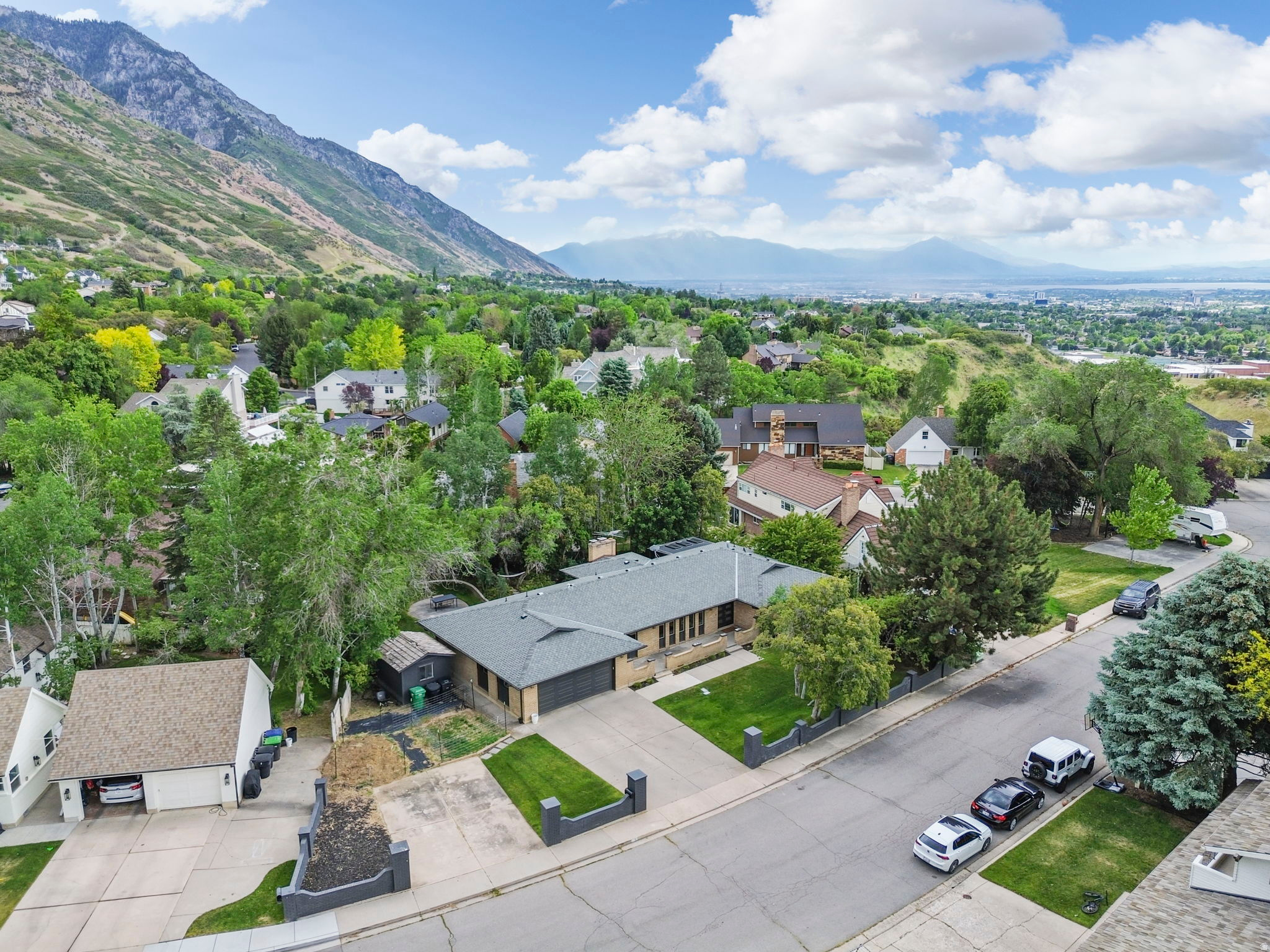 SHERWOOD HILLS - Residential