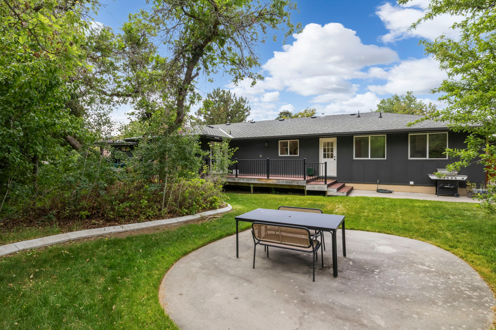 SHERWOOD HILLS - Residential