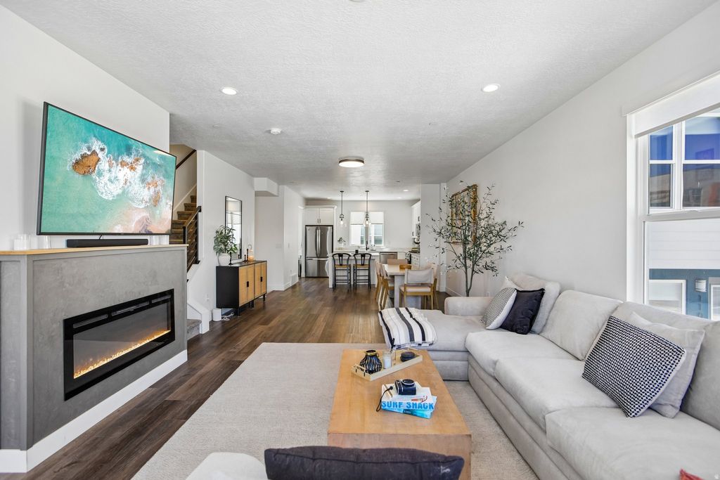 Photo of 11048 S LAKE RUN RD, South Jordan, UT 84009 (MLS # 2160340)