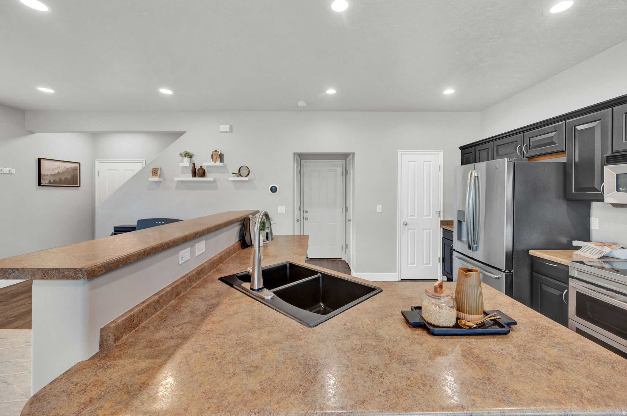 SPANISH VISTA - Residential