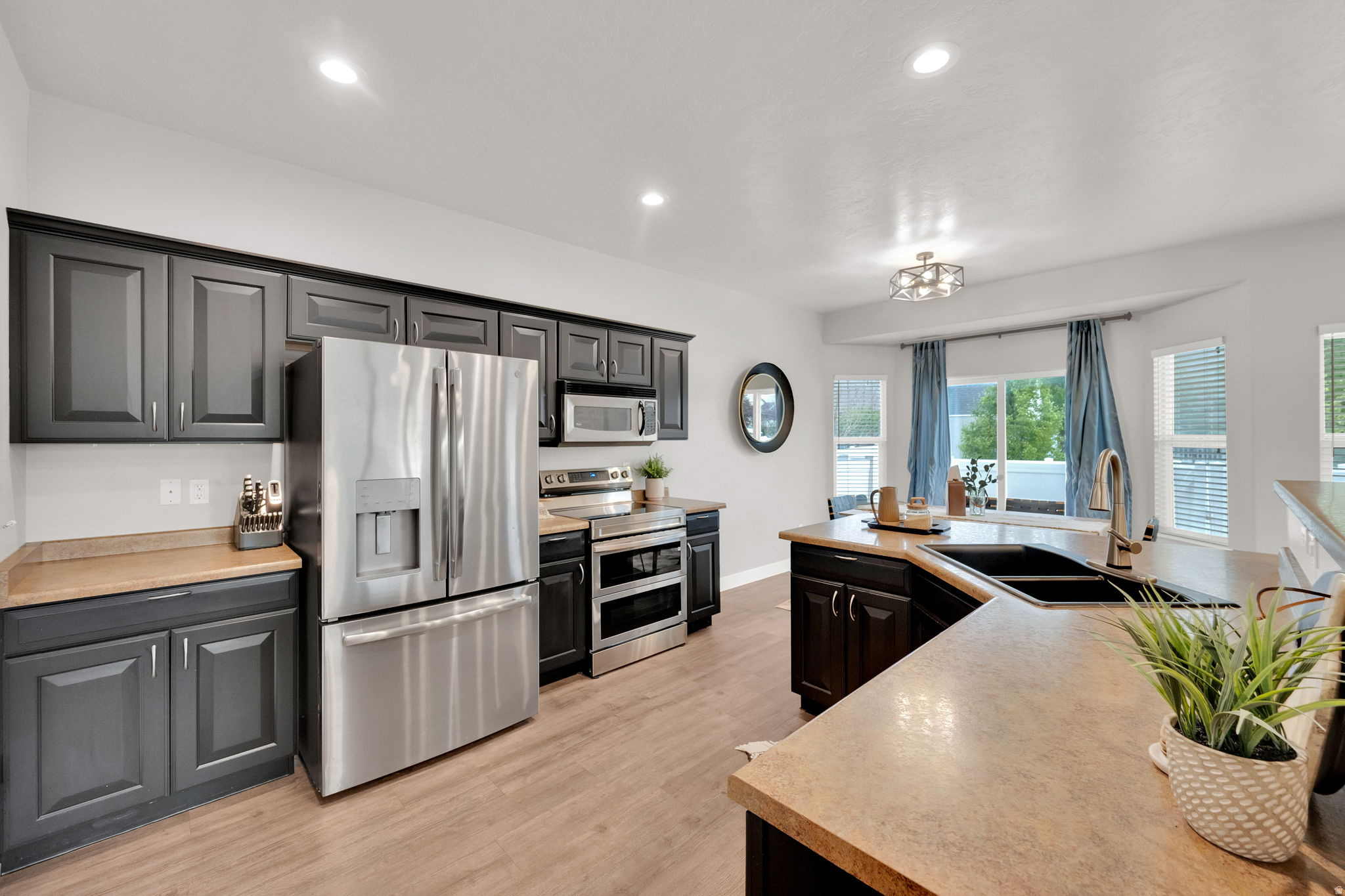 SPANISH VISTA - Residential