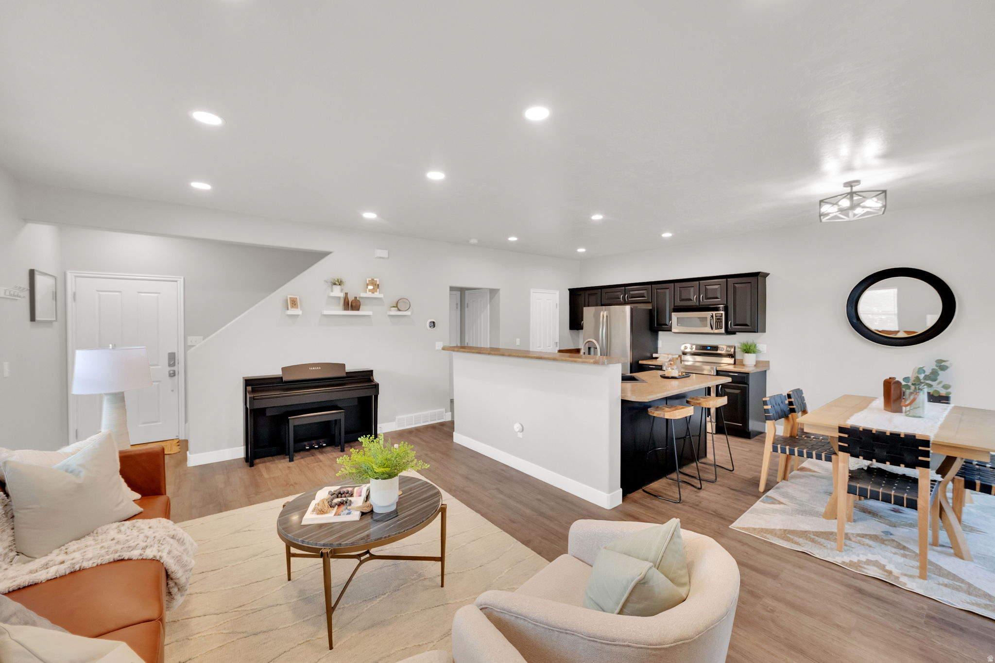 SPANISH VISTA - Residential