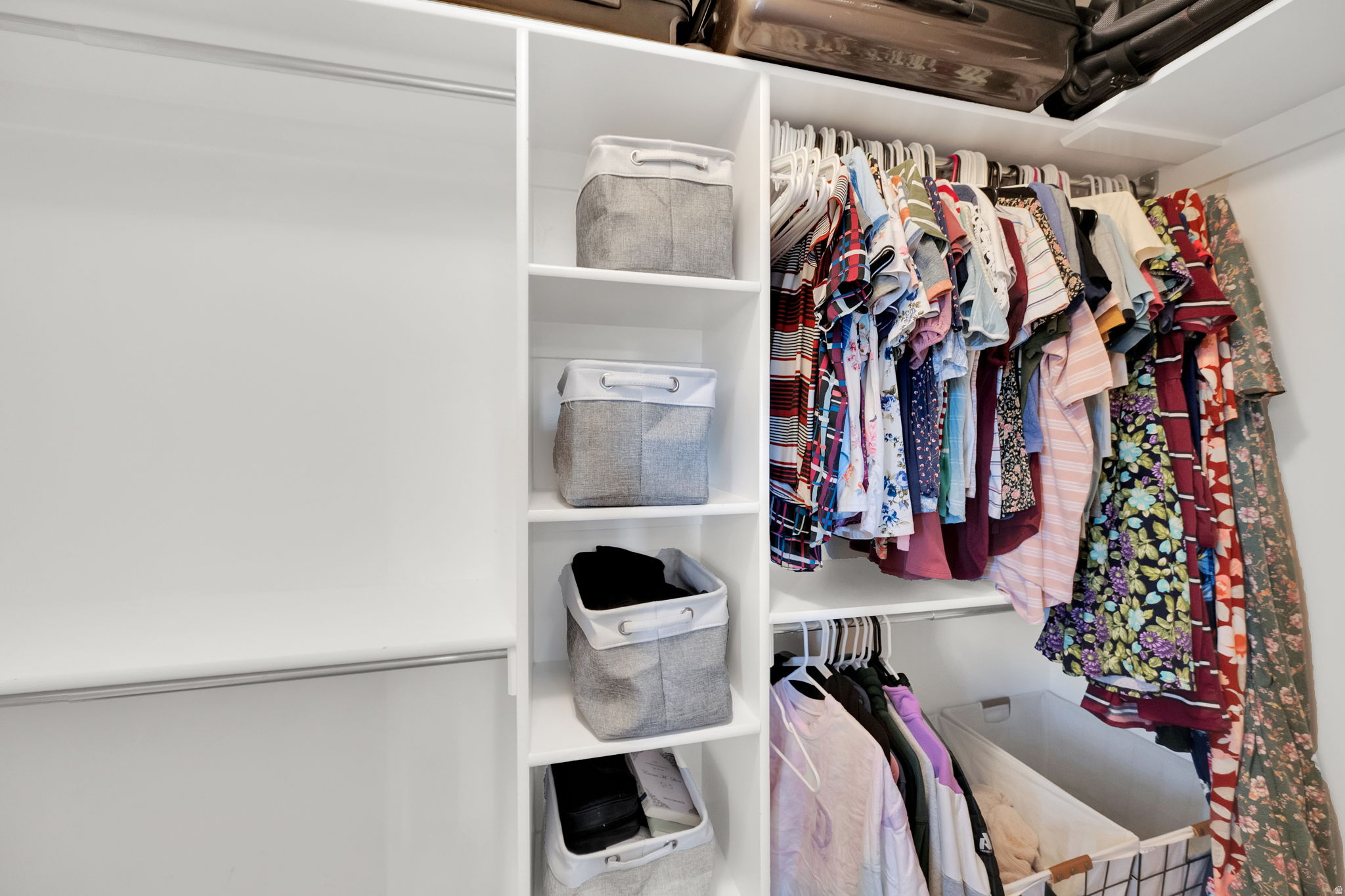 SPANISH VISTA - Residential