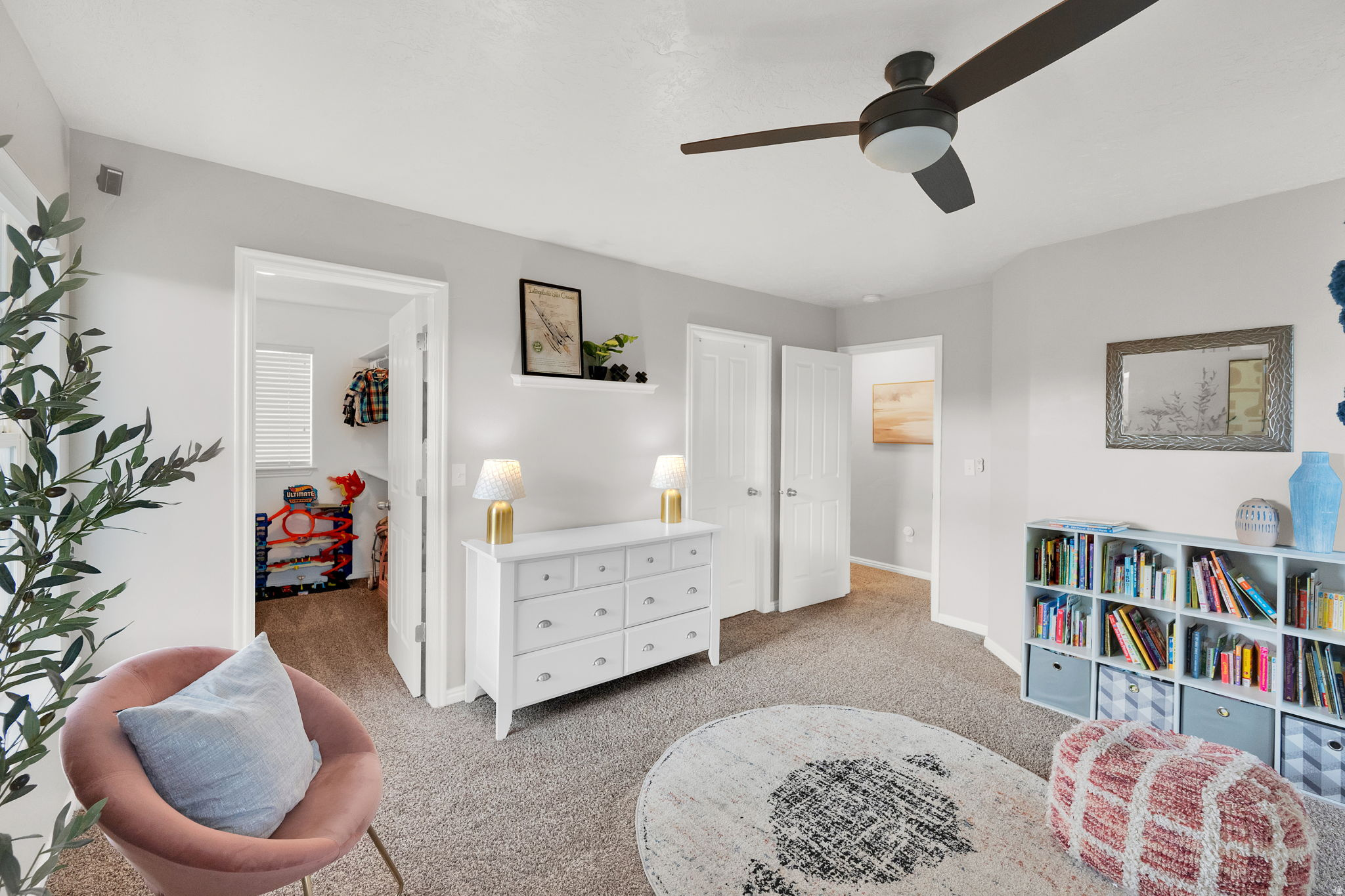 SPANISH VISTA - Residential