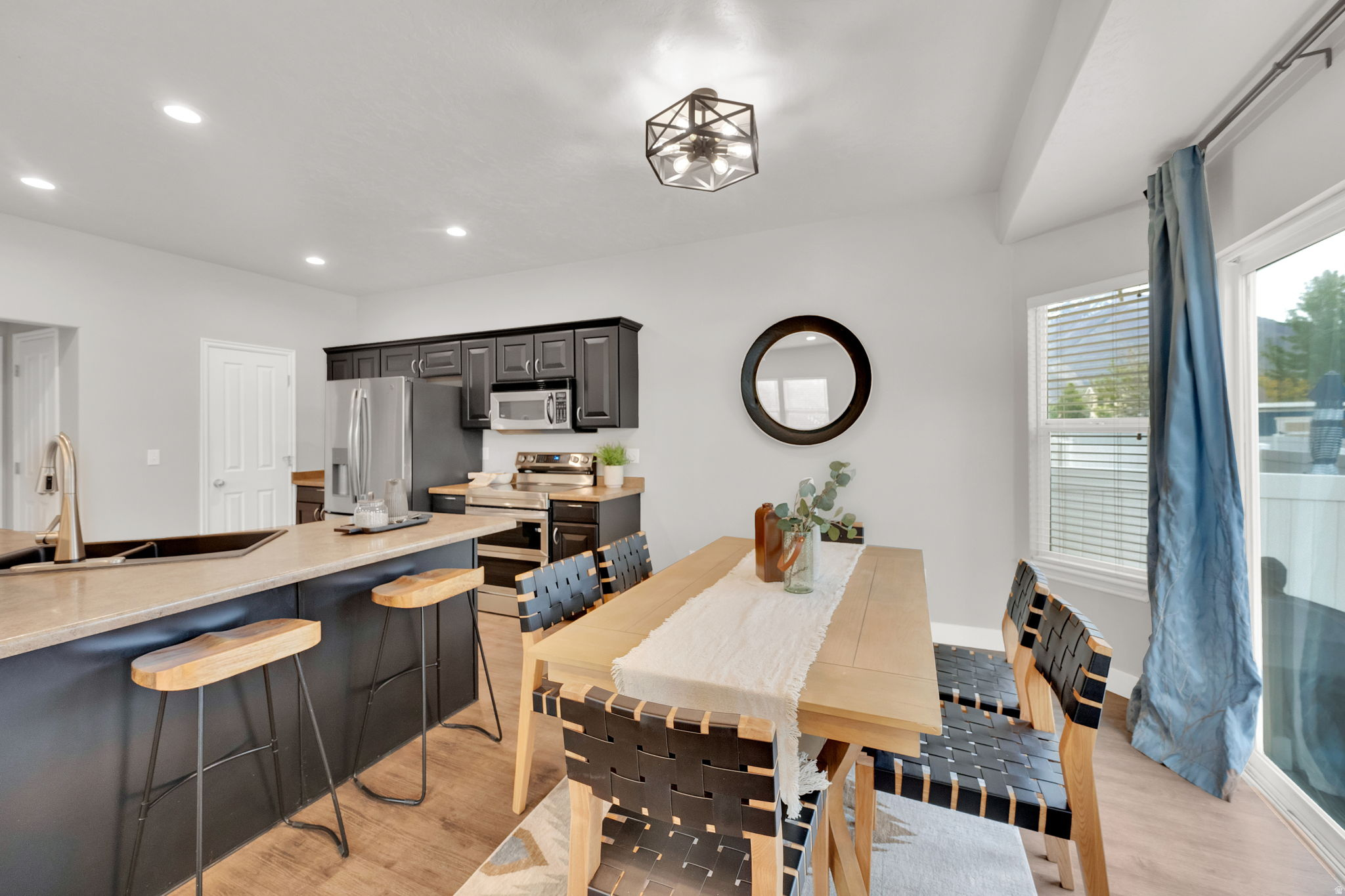 SPANISH VISTA - Residential