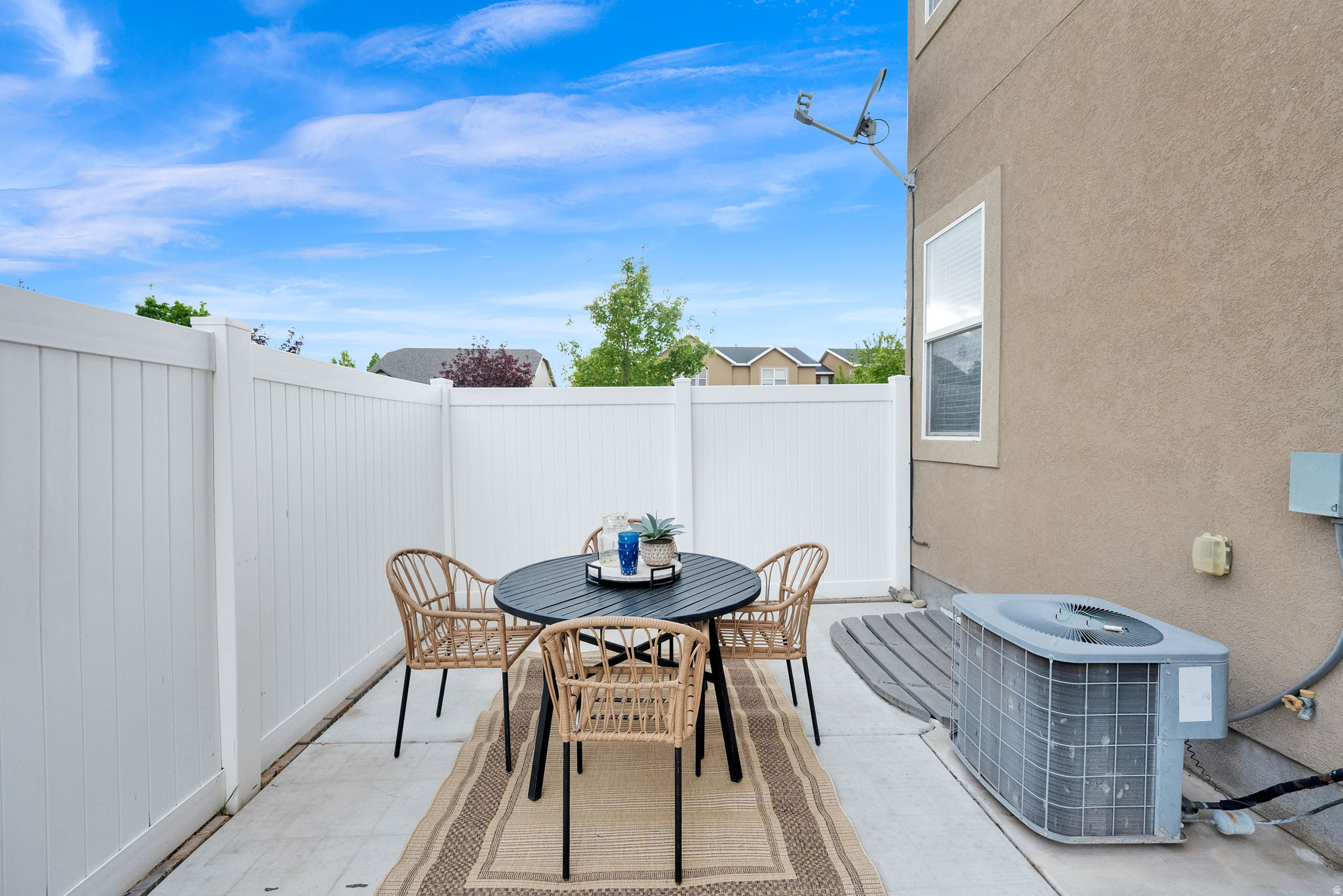 SPANISH VISTA - Residential