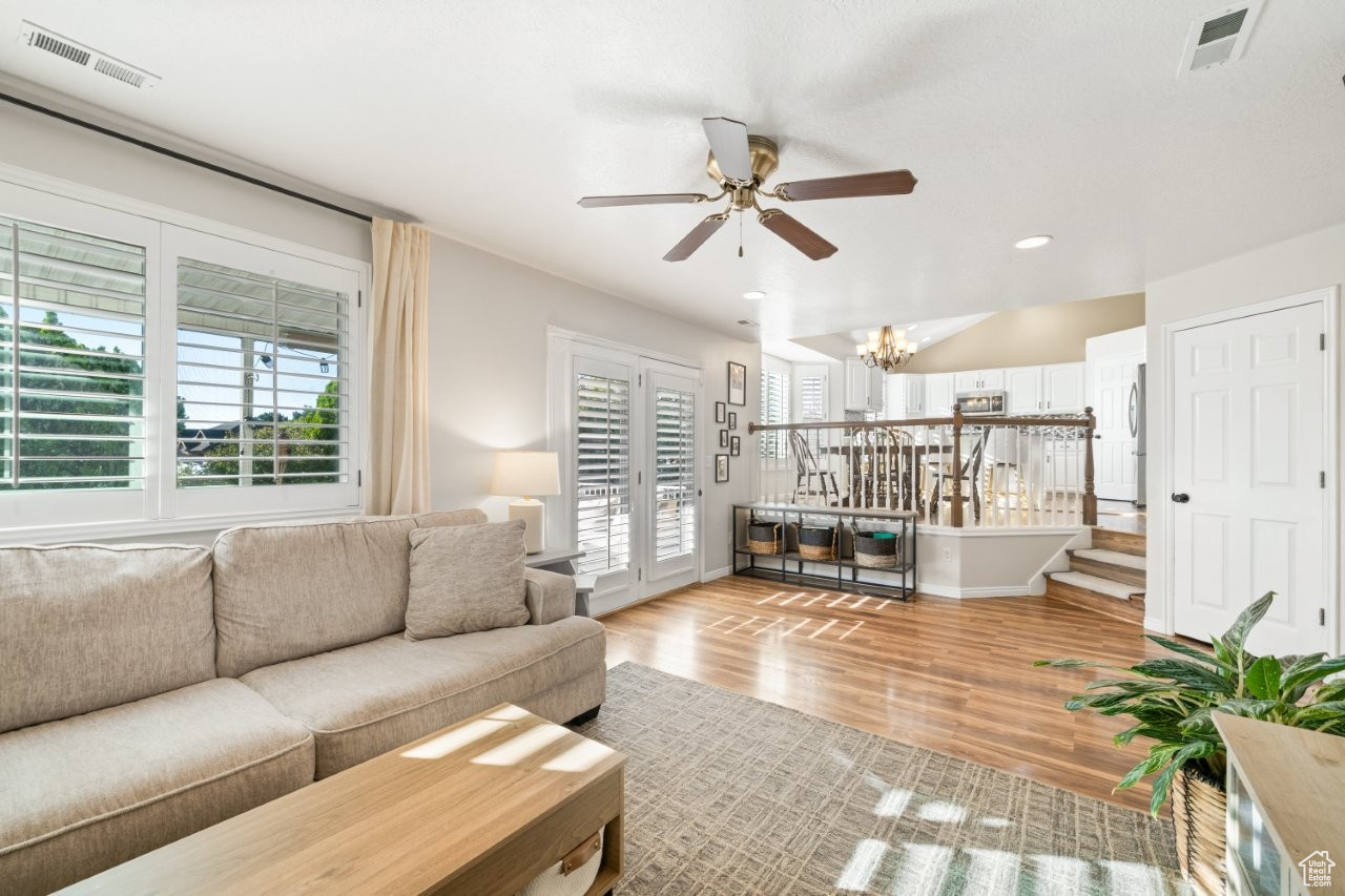 GOLDEN WEST VILLA - Residential