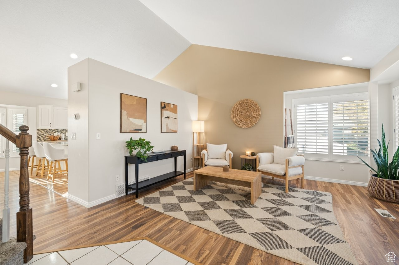 GOLDEN WEST VILLA - Residential