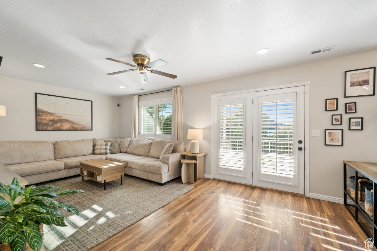 GOLDEN WEST VILLA - Residential