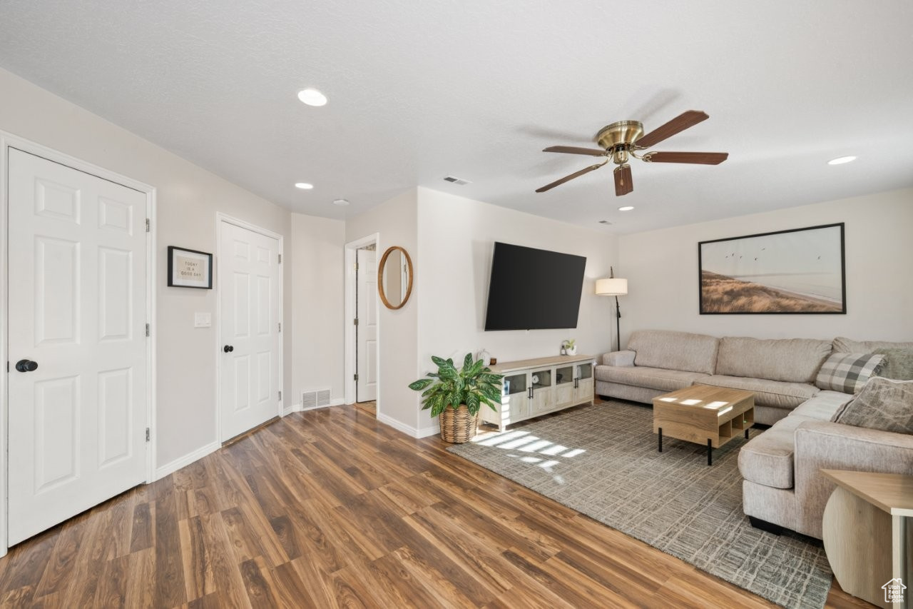 GOLDEN WEST VILLA - Residential