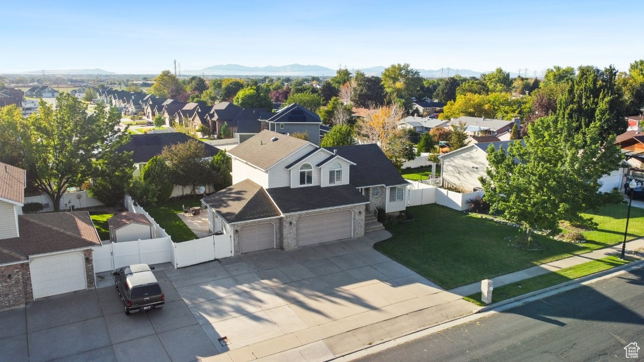 GOLDEN WEST VILLA - Residential