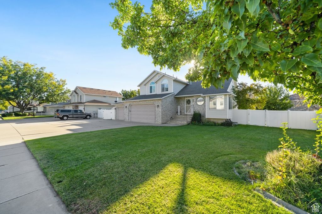 Photo of 2537 N 1220 W, Clinton, UT 84015 (MLS # 2115268)